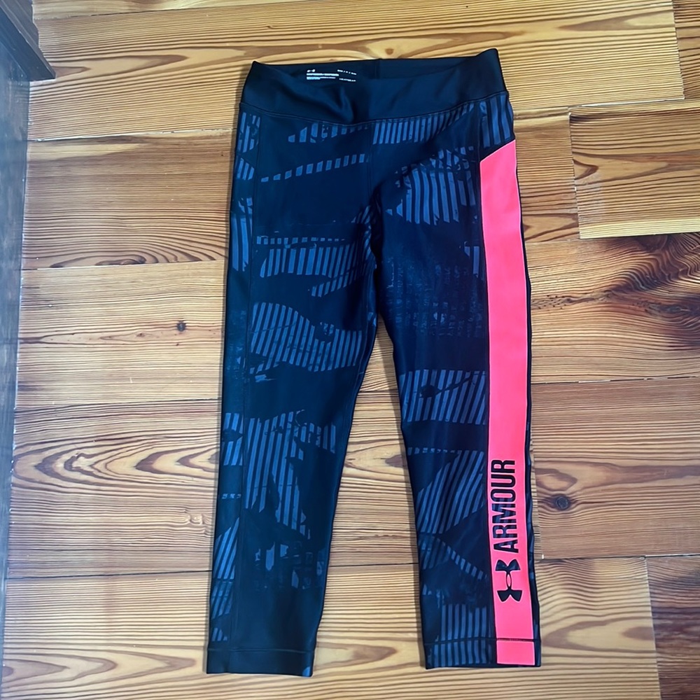 Under Armor capri leggings - small